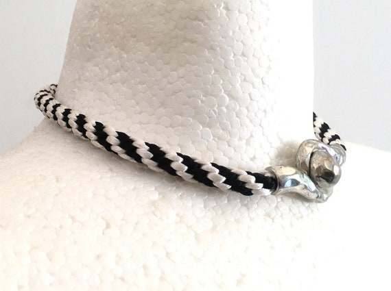 Choker and bracelet set, black and white / black … - image 3