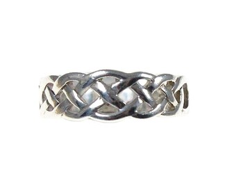 Vintage Scottish sterling silver ring, Celtic knot ring, simple silver, Celtic knotwork, Outlander, size N ring, size 6 1/2 ring, infinity