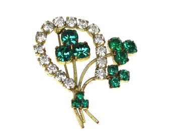 Broche de trébol vintage, broche irlandés, trébol de la suerte y herradura, broche celta, piedras verdes irlandesas, Día de San Patricio