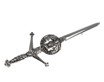 Broche vintage para kilt con forma de espada escocesa: broche tradicional escocés con forma de espada y detalle de cardo.