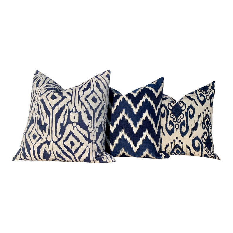 Sunbrella Outdoor Geometric Pillow Cover White, Ocean Blue. Lumbar Outdoor Pillow, Outdoor Cushion, Blue and White Pillow image 3