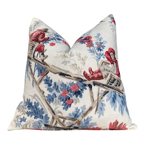 Almohada de lino Schumacher "Plaisirs De La Chine" Azul, Rojo. Almohadas de diseño, fundas de cojines decorativas de alta gama, almohadas francesas de color rojo azul