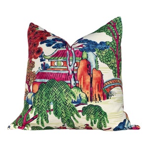 Asian Scenic Pillow Burnt Orange. Chinoiserie Pillow, Asian Lumbar Pillow, Pagoda Pillow in Berry and Green, Tea House Orange Green Pillow