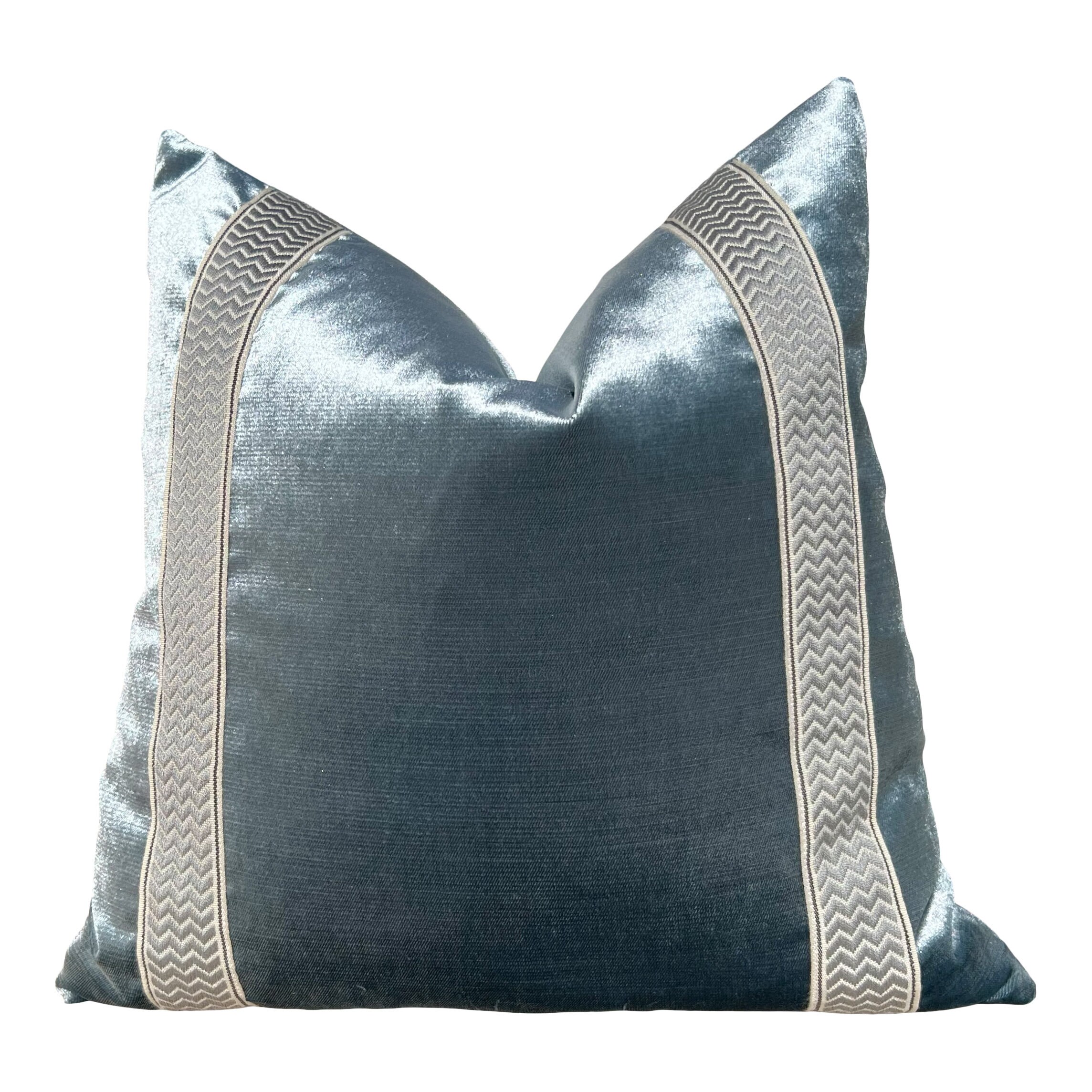 Castello Velvet Rectangular Throw Pillows - Pillow Decor