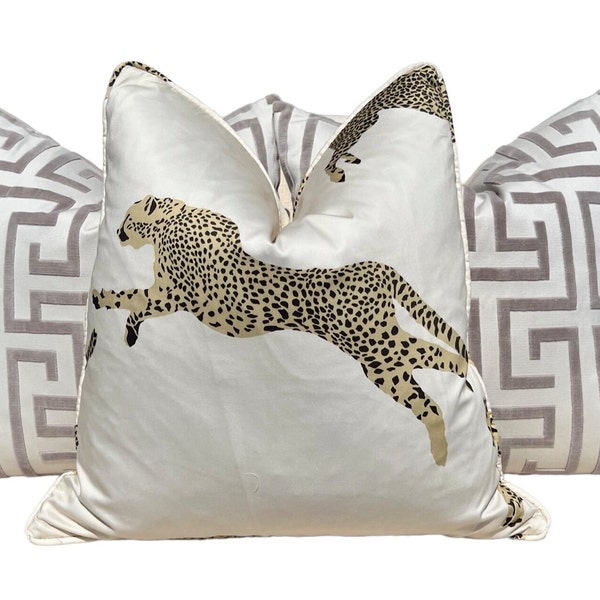 Oreiller guépard bondissant crème. Coussin décoratif, Housse de coussin ivoire, Coussin chat exotique, Coussin lombaire décoratif, Coussin décoratif