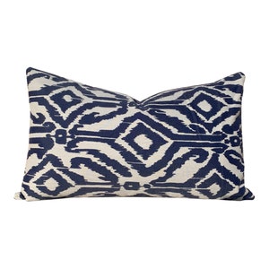 Sunbrella Outdoor Geometric Pillow Cover White, Ocean Blue. Lumbar Outdoor Pillow, Outdoor Cushion, Blue and White Pillow image 4