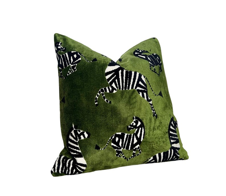 Zebra Velvet Pillow in Green, Luxe Designer Animal Print Cushion, Bold Safari-Inspired Home Decor, Modern Green Velvet Pillow Cover bild 2