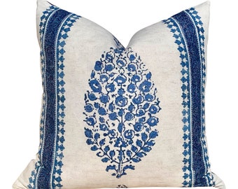 Cojín Thibaut Chappana Medallion en color azul. Cojines de diseño, funda de cojín decorativa, cojín de alta gama.