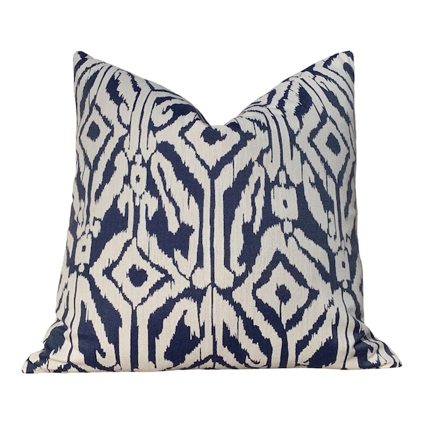 Sunbrella Outdoor Geometric Pillow Cover White, Ocean Blue. Lumbar Outdoor Pillow, Outdoor Cushion, Blue and White Pillow