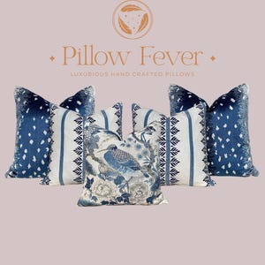 Scalamandre Antelope Velvet Pillow Midnight Blue. Luxury High End Velvet Pillow, Animal Print Designer Velvet Cushions, Accent Lumbar Pillow immagine 2