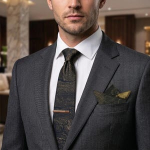 Black & Gilt Gold Marbled Brocade Tie and Pocket Square Set