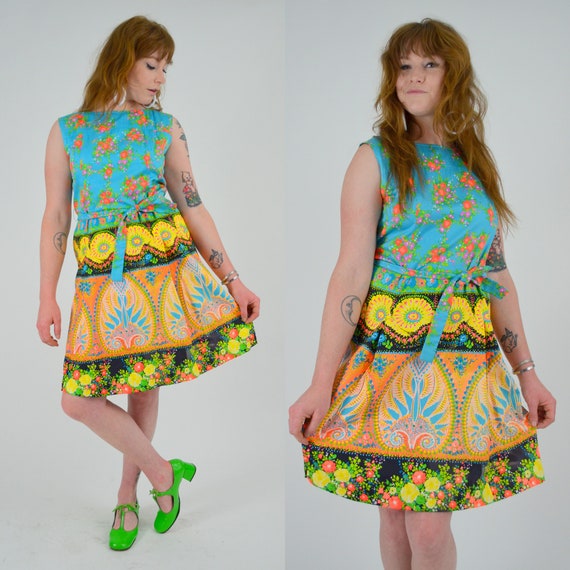 1960s Cotton Bold Print Dress - Small / Medium - image 4