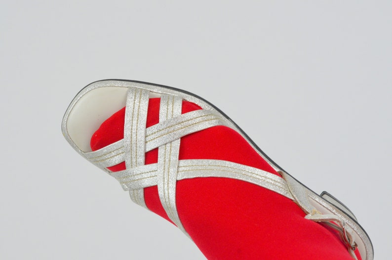 8 VINTAGE 60s Silver Heels 1960s Strappy Slingback Kitten Heels image 8