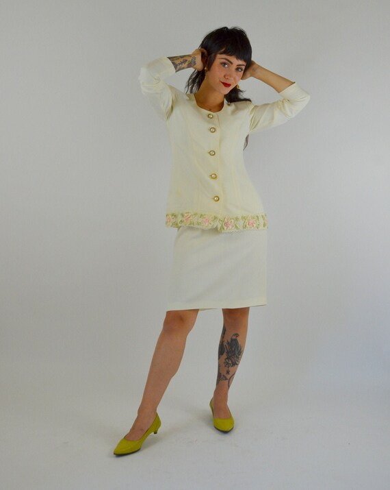 1980 White Floral Two Piece Suit 80s Skirt Suit 8… - image 2