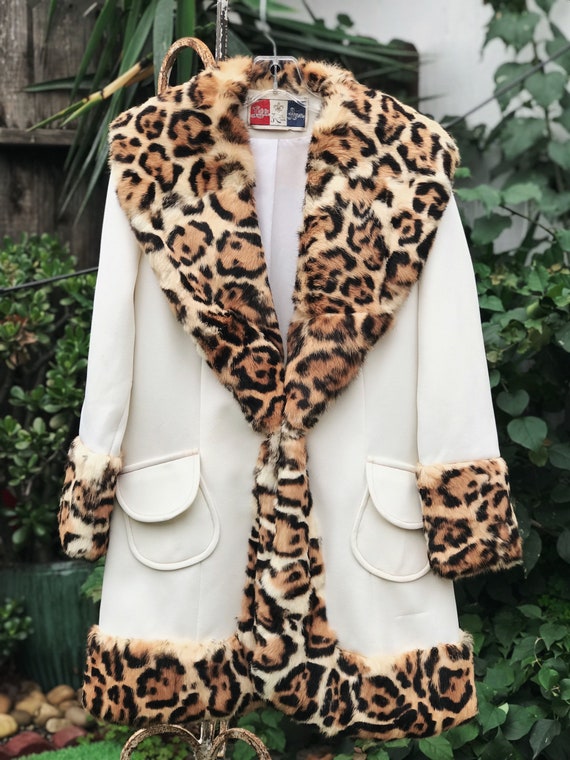 1970s LILLI ANN White Leopard Fur Coat - Small - image 4