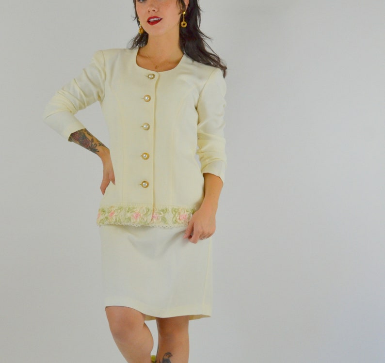 1980 White Floral Two Piece Suit 80s Skirt Suit 80s Bold Blazer Jacker Vintage Minimalist Fashion Small image 3