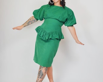 1980er Mittelgrünes Cord Kleid – Vintage Puffärmel Schößchen 1940er Jahre inspiriertes Midi Kleid