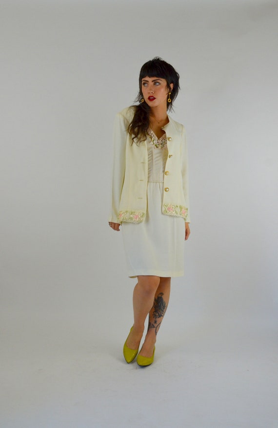 1980 White Floral Two Piece Suit 80s Skirt Suit 8… - image 4