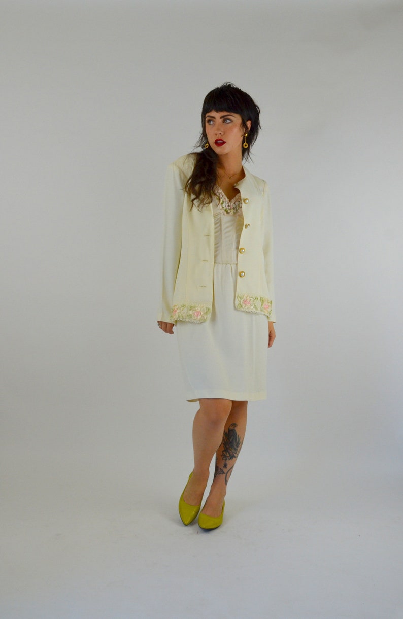 1980 White Floral Two Piece Suit 80s Skirt Suit 80s Bold Blazer Jacker Vintage Minimalist Fashion Small image 4