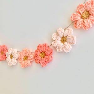 Daisy Garland, Daisy First Birthday Party, Boho Flower Garland, Groovy One Birthday, Daisy Bedroom Decor, Groovy Baby Shower, Daisy Nursery