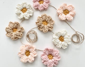Daisy Nursery Decor, Girls Room Decor, Daisy Wall Decor, Kids Garland, Cute Bedroom Decor for Girls, Toddler Room Decor, Teen Room Decor