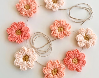 Daisy Garland, Kids Bedroom Decor, Daisy Nursery Garland, Cottagecore Nursery, Toddler Room Decor, Flower Garland, Baby Room Flower Nursery