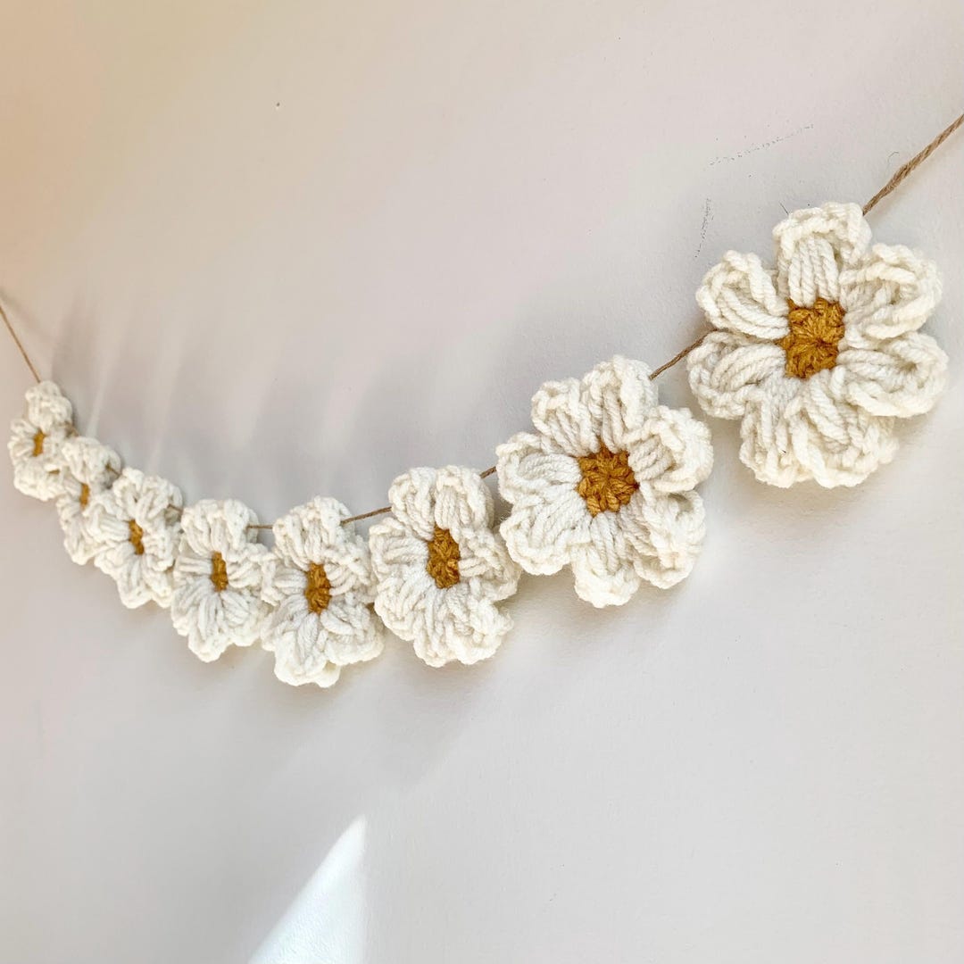 Daisy Garland, Daisy Bedroom Decor, Daisy Nursery Garland, Girly Summer Decor Dopamine Dec