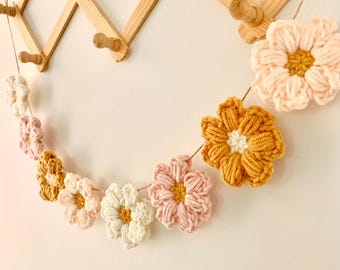 Daisy Garland, Daisy Bedroom Decor, Daisy Nursery Garland, Boho Girl Nursery, Dopamine Decor, Daisies Flower Garland, Toddler Room Decor