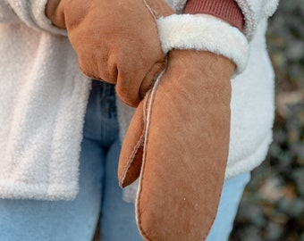 Womens Luxury Genuine Sheepskin Hand Stitched Sheepskin Mittens with Roll Up Roll Down Cuffs Wool Out Detail Shearling Lining Tan Lambland