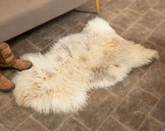 Welsh Hill Sheepskin Single Rugs Floor Covering Various Size Completely Natural Markings