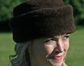 Damen Premium Schaffell handgefertigt Tudor Hut Damen Damen Double Faced Mützen Winter Kaltes Wetter