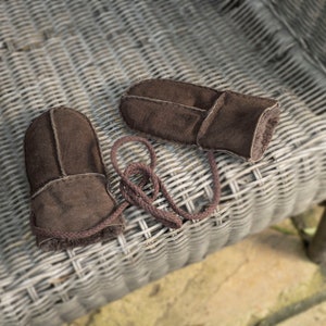 Childrens Babies Sheepskin Keep Safe Cord Mittens Luxury Shearling Lining Suede Outer Kids Gloves Cold Weather Lambland Hand Crafted