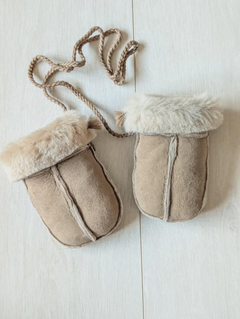 Childrens Babies Sheepskin Keep Safe Cord Mittens Luxury Shearling Lining Suede Outer Kids Gloves Cold Weather Lambland Hand Crafted Mushroom