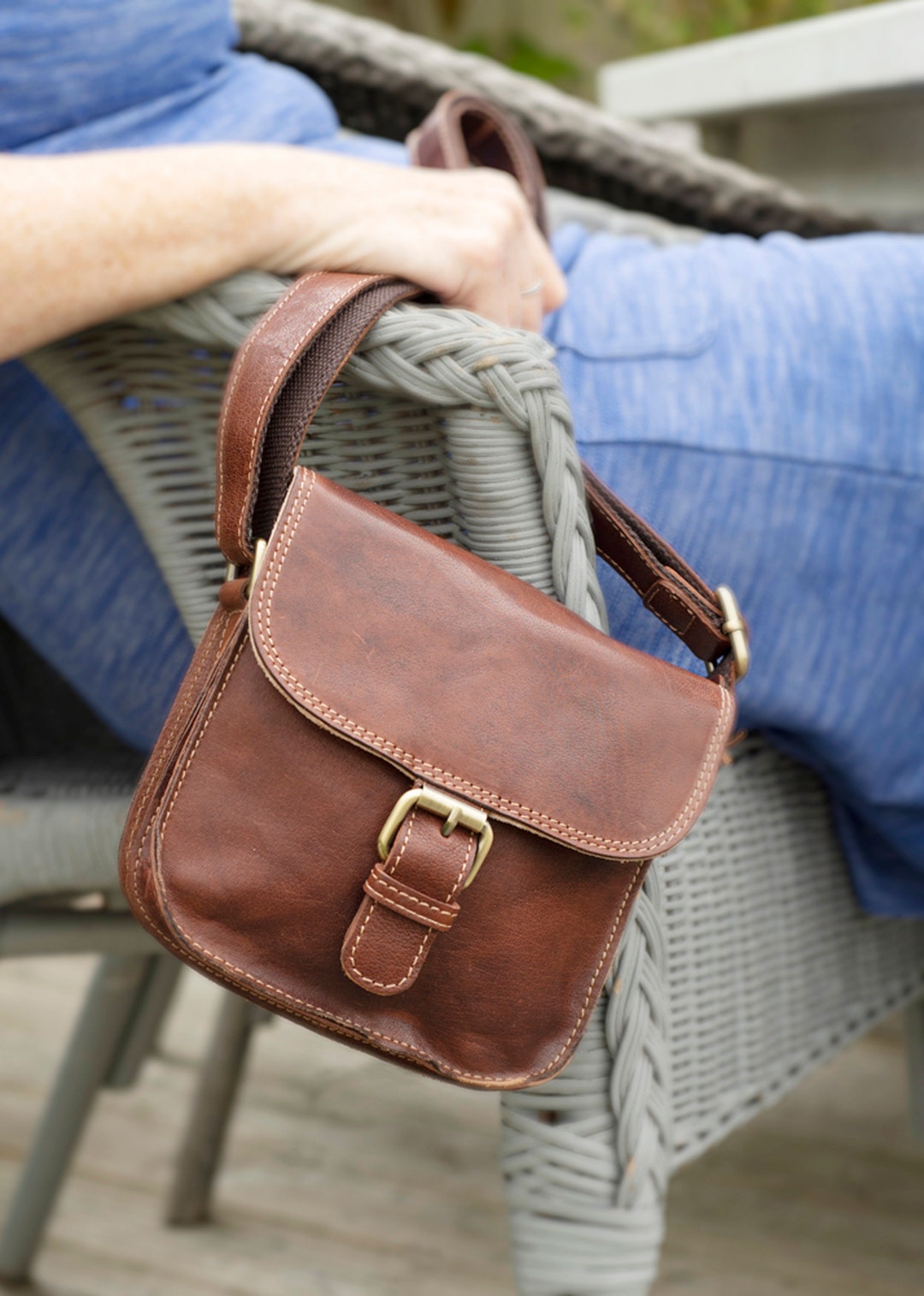 Luxury Premium Leather Hand Crafted Traditional Style Vintage Flap Over