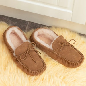 Women&#39;s Sheepskin Moccasin Slippers Soft Suede Sole Natural Chestnut Colour Fluffy Handcrafted Premium Quality
