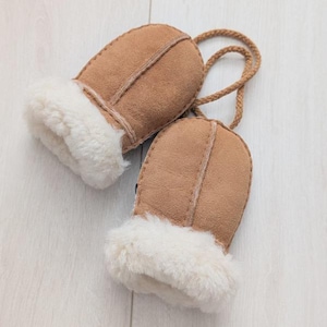 Childrens Babies Sheepskin Keep Safe Cord Mittens Luxury Shearling Lining Suede Outer Kids Gloves Cold Weather Lambland Hand Crafted Chestnut