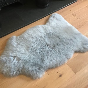 Genuine Sheepskin Rug 100% Natural Grade A Silver Grey Quality British Sourced Moorland Hide Pelt Large Single
