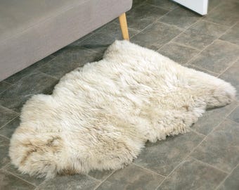 Oyster Cream Sheepskin Rug, Eco Tanned New Zealand Hide (90x65cm)