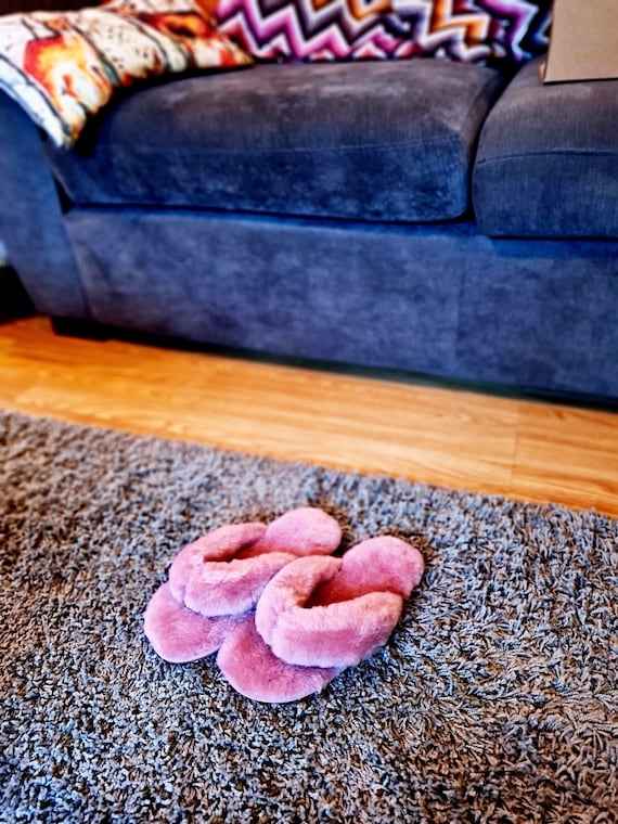 Ladies carpet online slippers