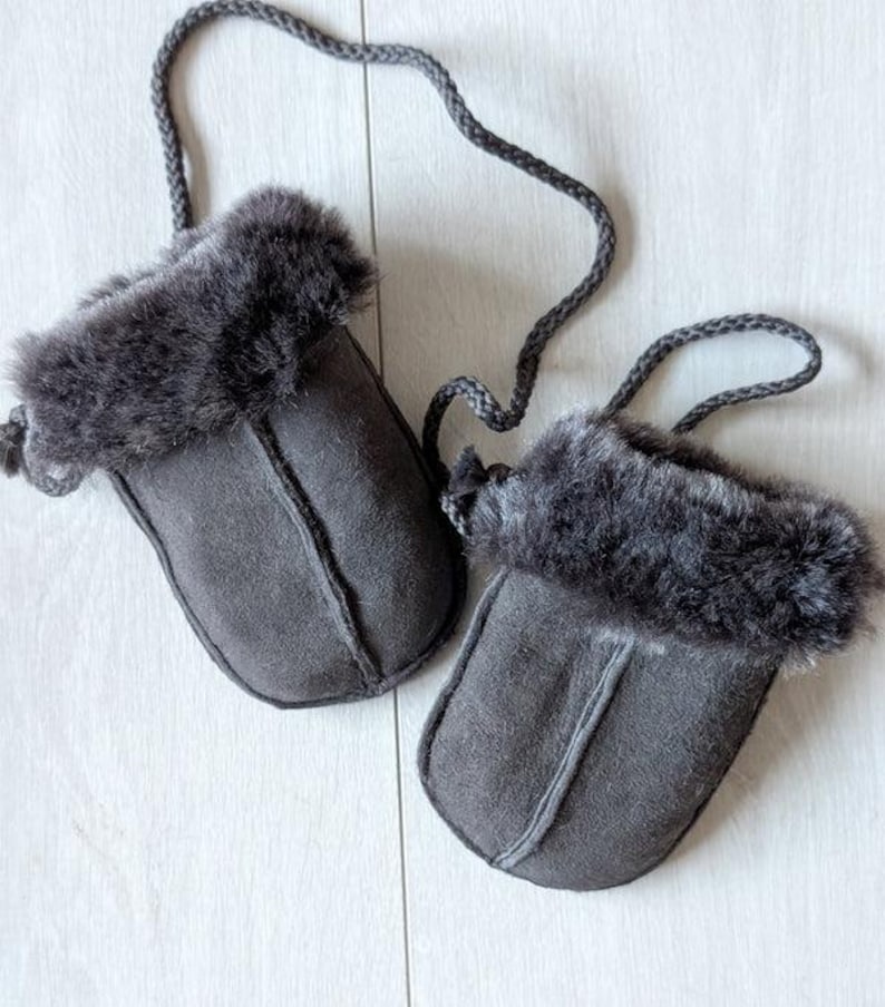 Childrens Babies Sheepskin Keep Safe Cord Mittens Luxury Shearling Lining Suede Outer Kids Gloves Cold Weather Lambland Hand Crafted Grey
