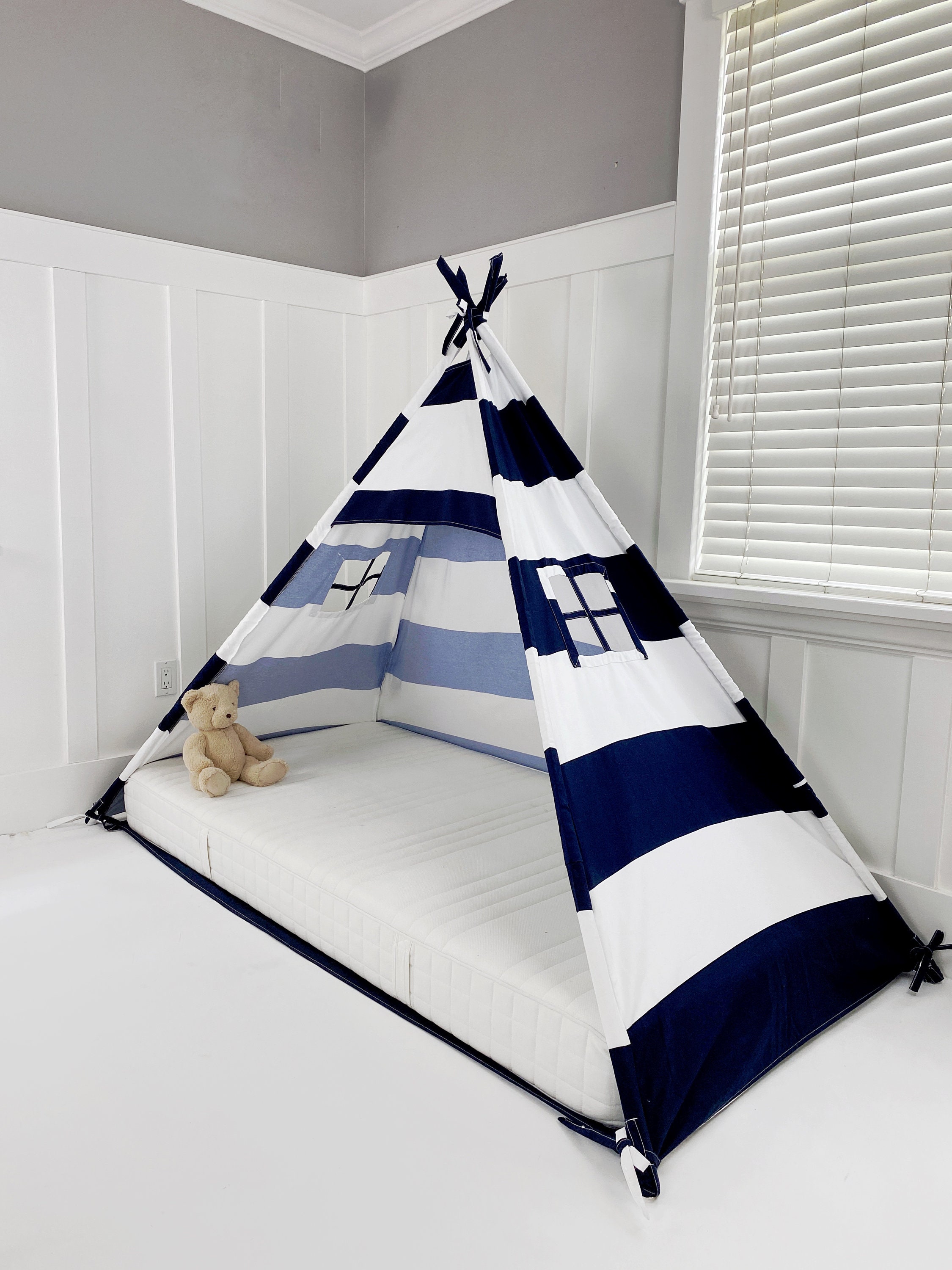 Navy blue 2024 canopy bed