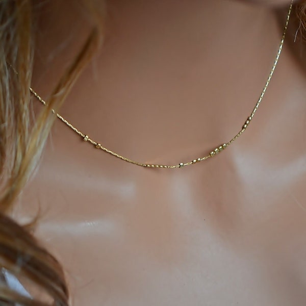 Zierliche Halskette für Frauen, personalisierte Morse-Code-Halskette, Geheime Nachricht Halskette, Gold Frauen Halskette