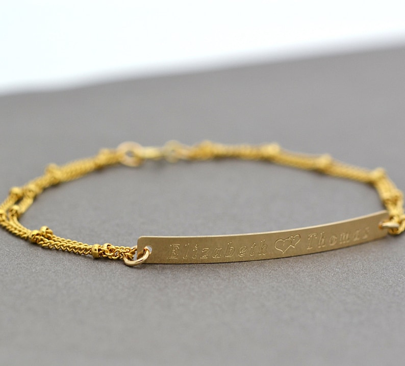 Twee naam armband, gegraveerde armband, Gold Bar armband, zilveren of gouden gepersonaliseerde armband, aangepaste gravure armband afbeelding 2