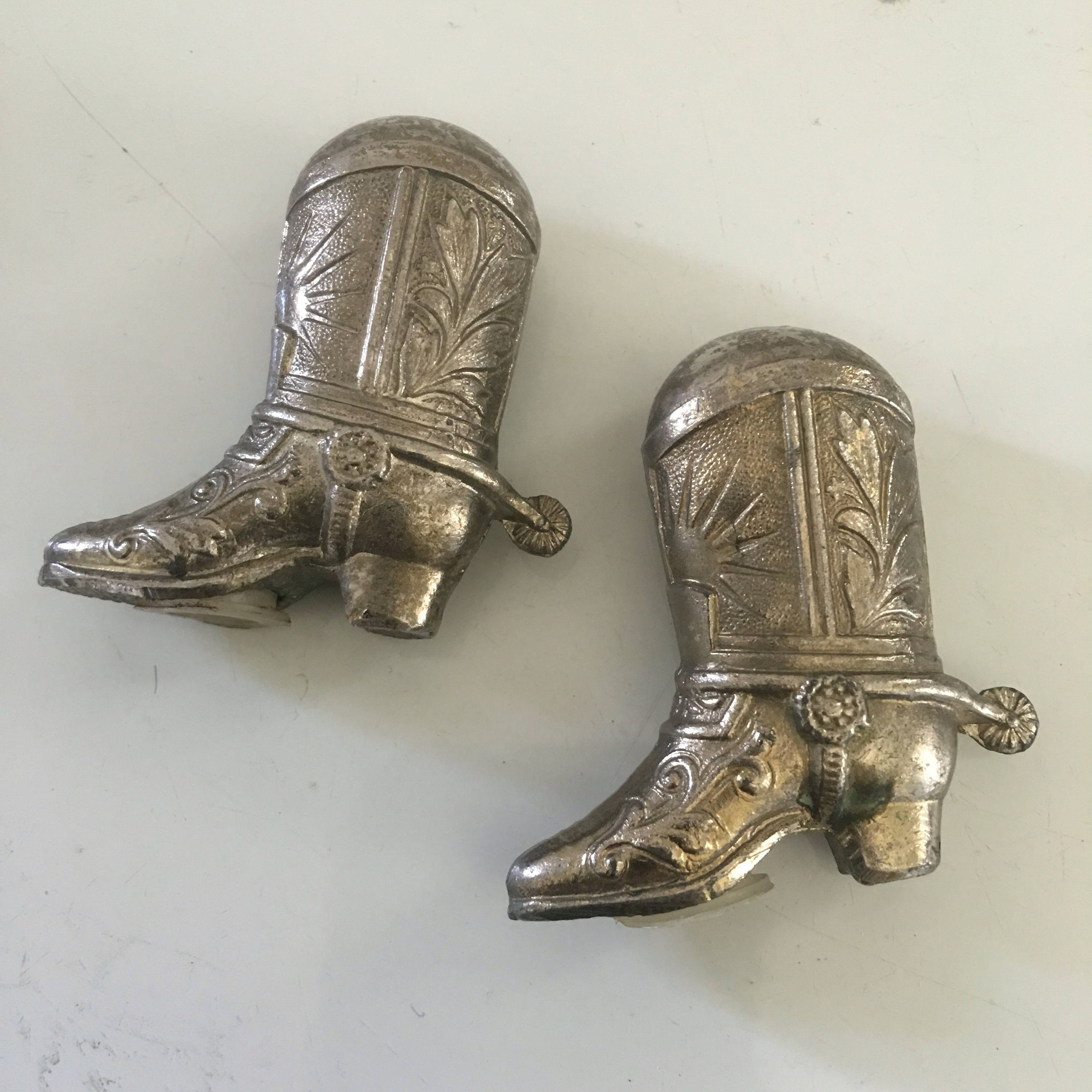 Métal Blanc Chromé Des Bottes de Cow-Boy Salières et Poivrières en Fonte Pièces Amusants