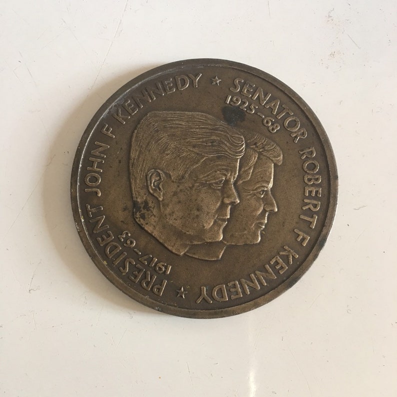 JF Kennedy president and senator robert TF Kennedy bronze medal Peace Justice Freedom