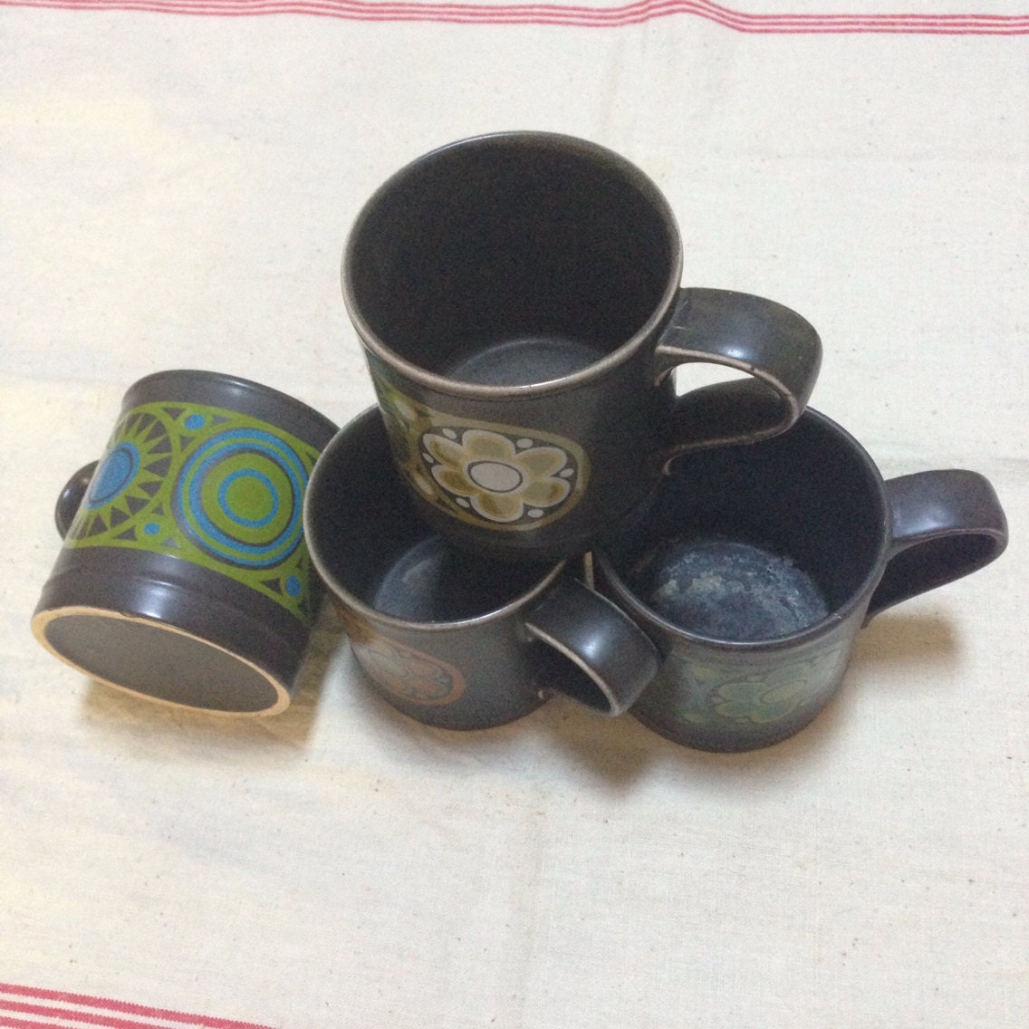 Conception de 4 Tasses Fleur 70 S