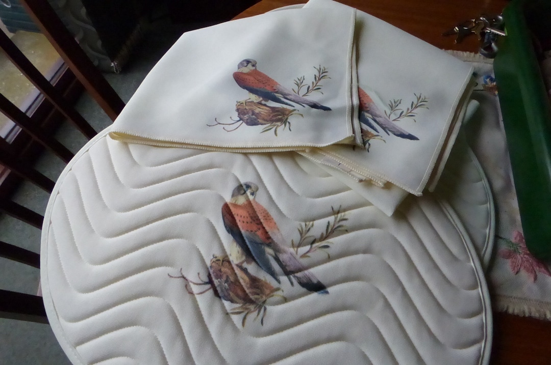 Vintage Set of Four Cream Bird Table Placemats and Matching Serviettes ...