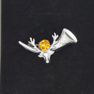 Amber stag brooch - Etsy 日本