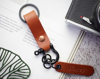 Handcrafted Personalized Leather Shackle Keychain - Customizable Leather Keychain