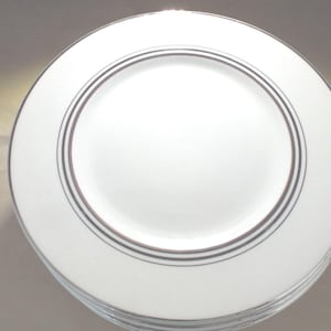 Plato para pan y mantequilla Syracuse China USA Old Ivory con Nimbus Platinum